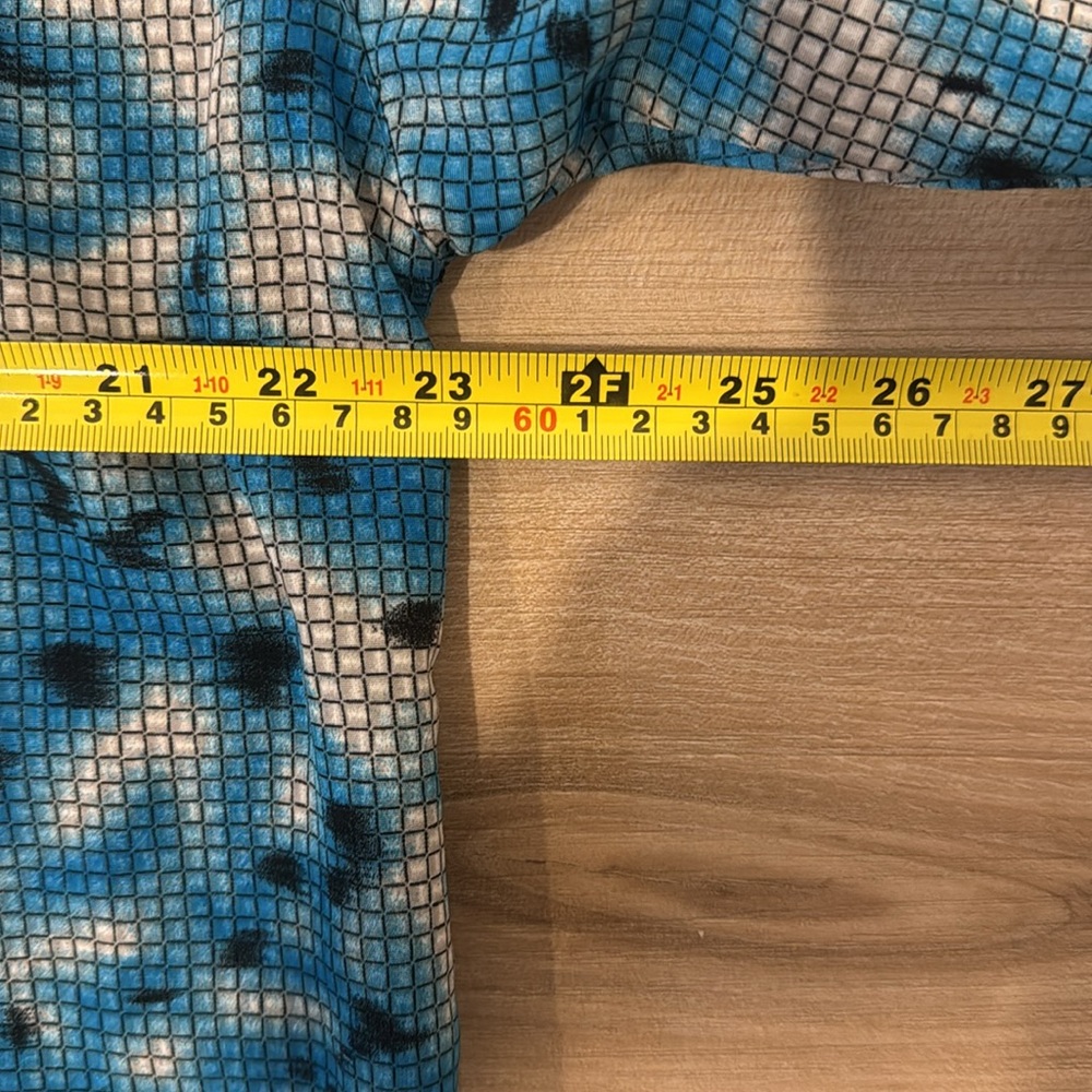 Urban Rags Y2K Men’s Large button up shirt in a blue cheetah print tribal design - Picture 4 of 7